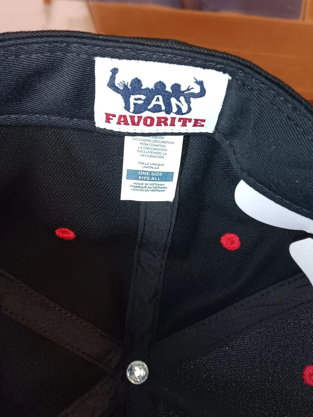 Blackhawks Fan Favorite Hat NWT OS